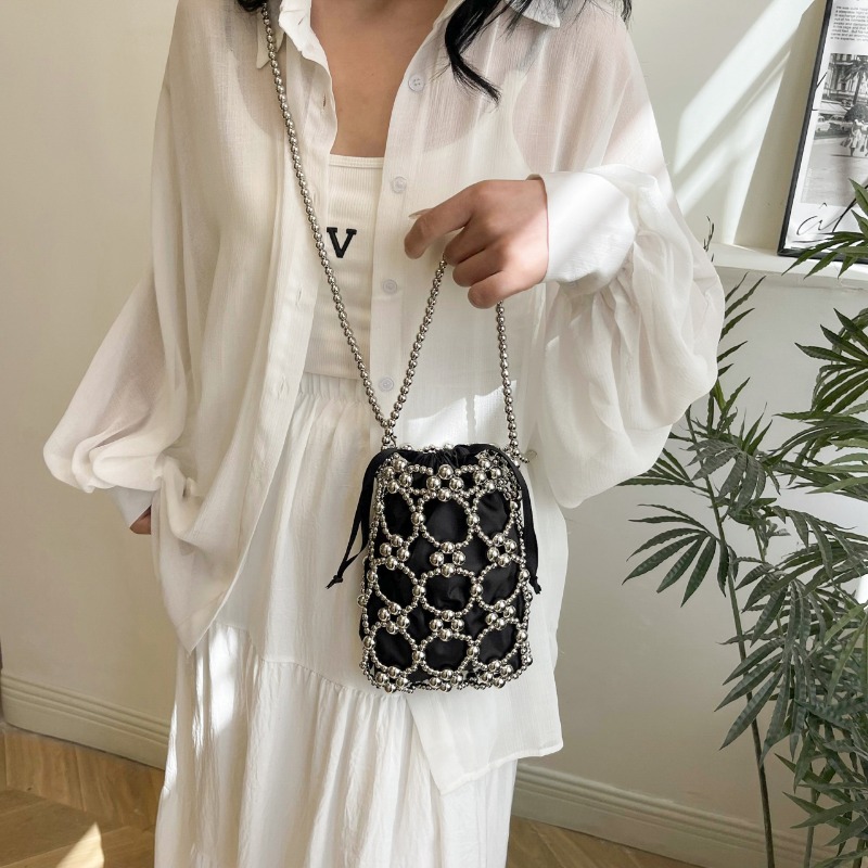 สีขาวประดับด้วยลูกปัดถังไหล่แล - Luxury Bags On Sales บทวิจารณ์และราคา