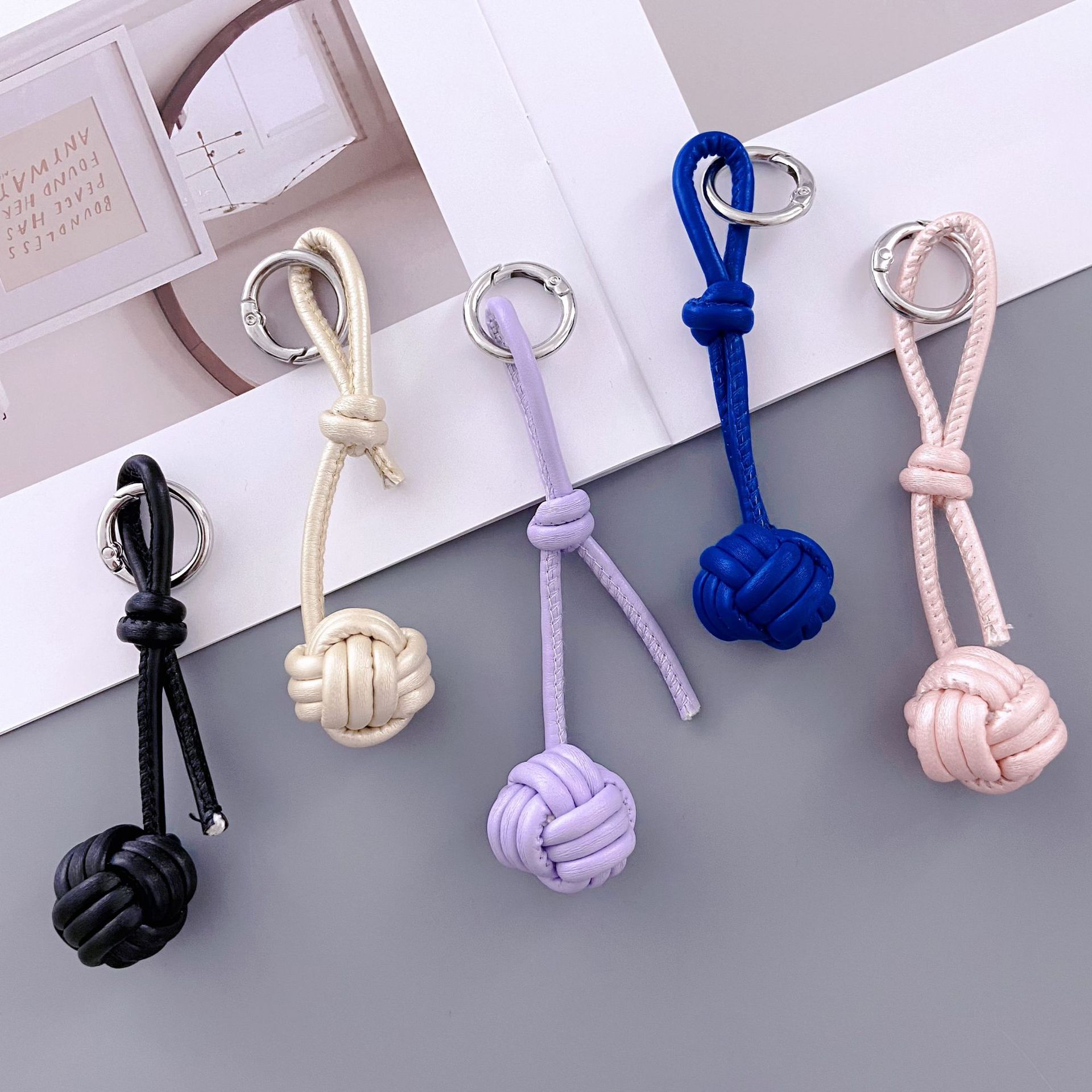 พวงกุญแจหนังสไตล์ฮาราจูกุญี่ปุ - Luxury Japanese Bags Brands บทวิจารณ์และราคา